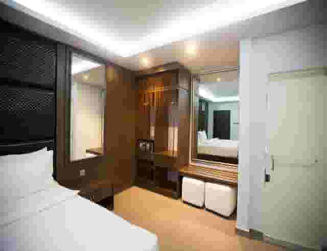 Rooms & Suites