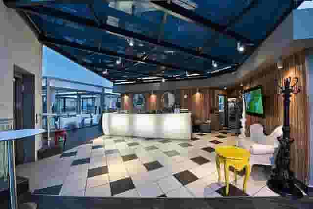 Four Degrees Bar