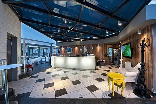 Four Degrees Bar