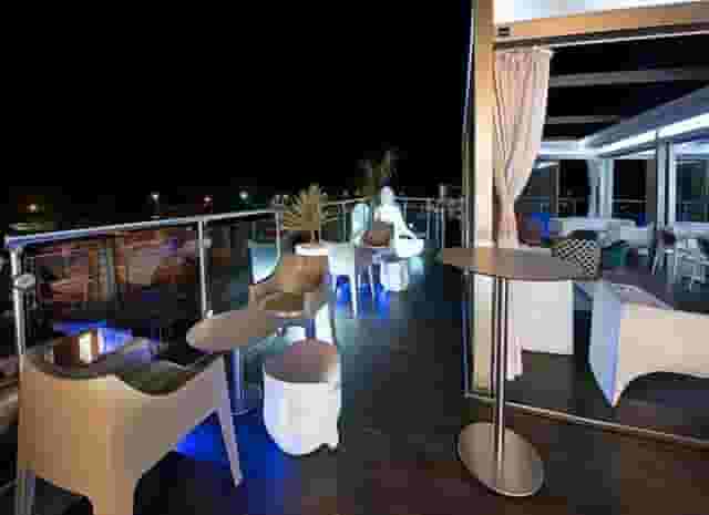Four Degrees Bar