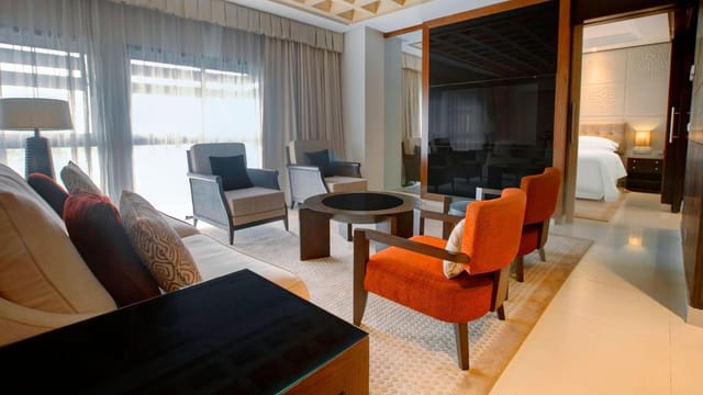 Moremi Meeting Space, Sheraton Lagos: Executive suite with breakout lounge for VIP business events.