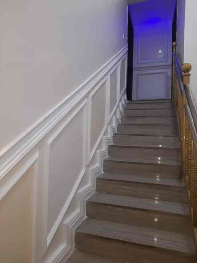 Penthouse at Brighams Suites: steep, unmarked stairs for event safety risk assessment.