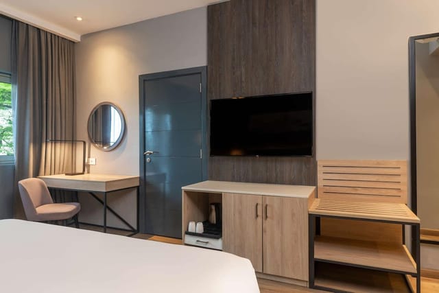 Contemporary corporate meeting room at Park Inn Lagos, featuring functional workspace for events.
