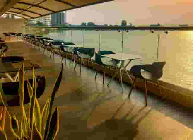 Cowries Creek Restaurant