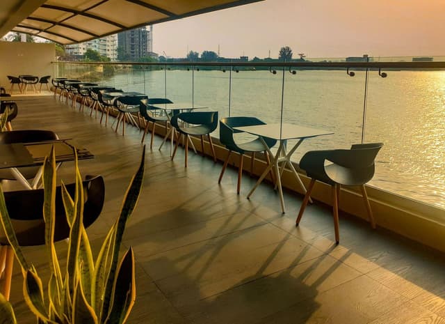 Cowries Creek Restaurant