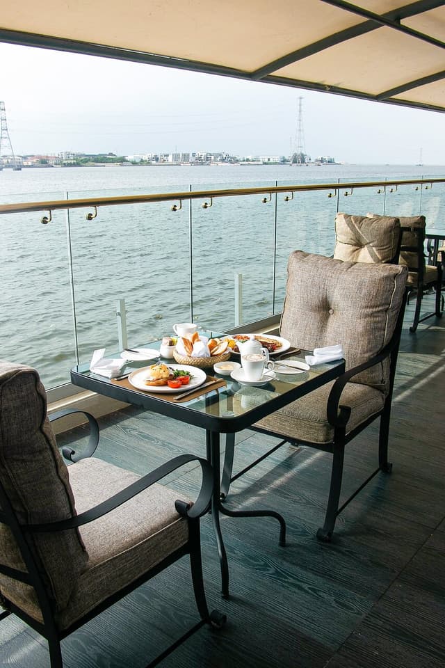 Cowries Creek Restaurant