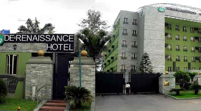 Gated hotel bar and event venue for corporate retreats and business conferences.