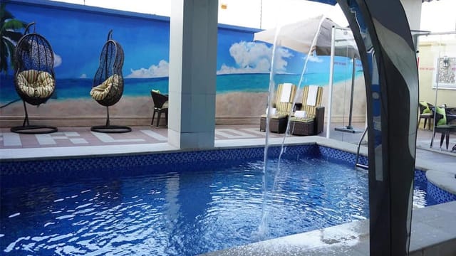 Pearlwort Hotel pool deck for corporate retreats and networking events.