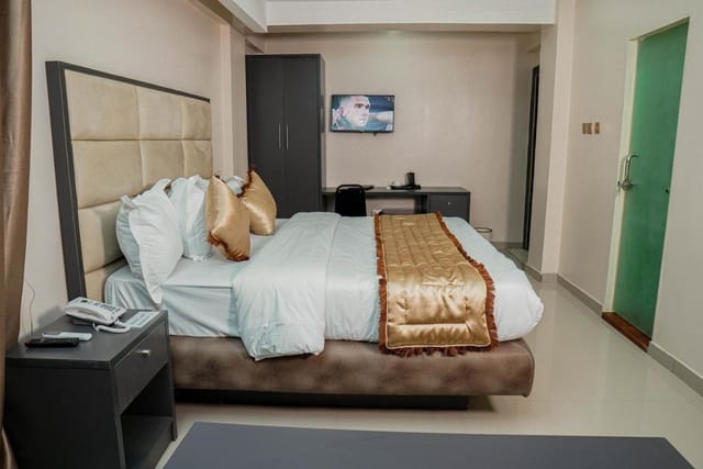 ROMENEO GRAND ROYAL HOTEL LAGOS