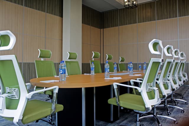 Meeting Room 3 (Ocean View)