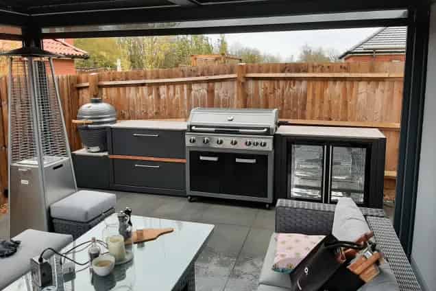 Outdoor Kitchen