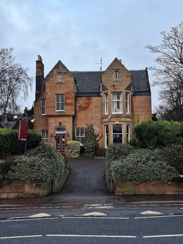 Cumberland Hotel