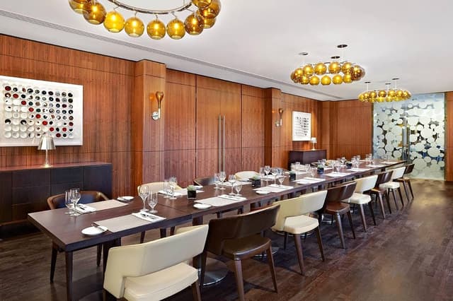 One Square Bar & Brasserie
