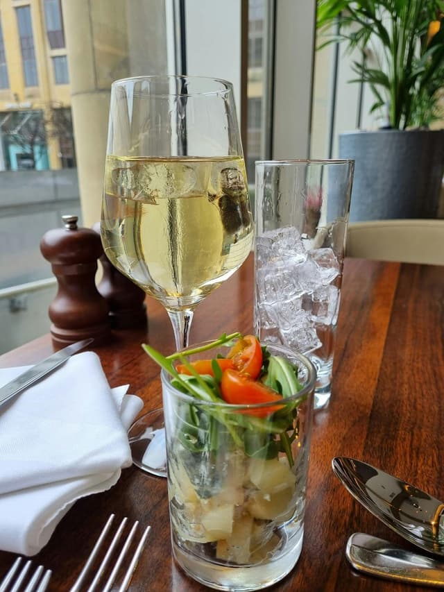One Square Bar & Brasserie