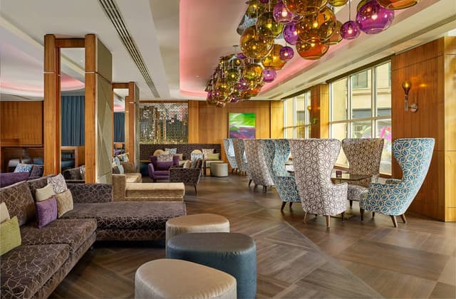 One Square Bar & Brasserie