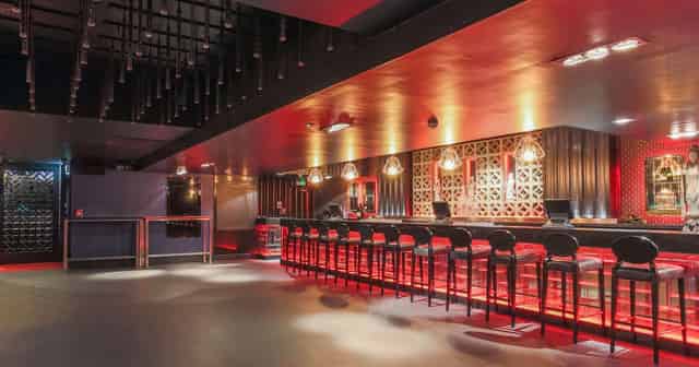 Bar & Restaurant Area