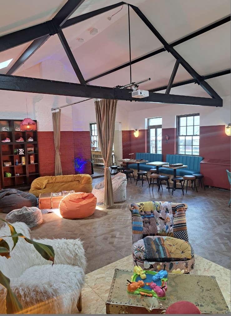 Moot Main Event Room with beanbags and high-top desks for creative collaboration and workshops.