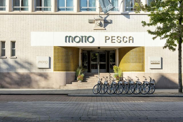 Motto Rotterdam Blaak boutique entrance: accessible event venue and corporate off-site space.