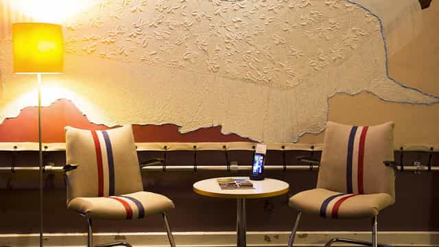Hotel Pincoffs luxury suite: elegant breakout vignette for intimate professional networking events.
