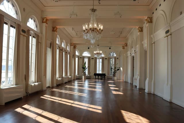 Salon