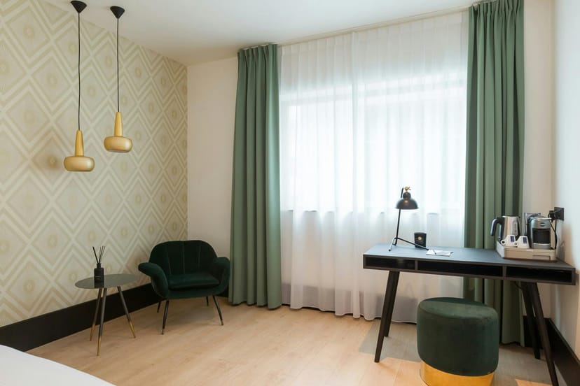 The James - >The James Hotel Rotterdam</a>