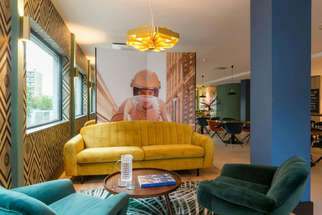 The James - >The James Hotel Rotterdam</a>