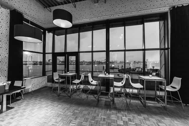 HAL4 aan de Maas contemporary breakout hall with waterfront views for networking and cocktail events.