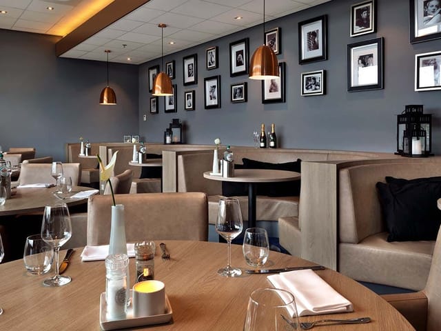 Contemporary restaurant for business dinners and networking events in Rotterdam.