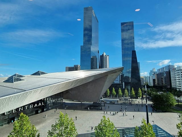 Modern conference room in CIC Rotterdam for international congresses and business events.