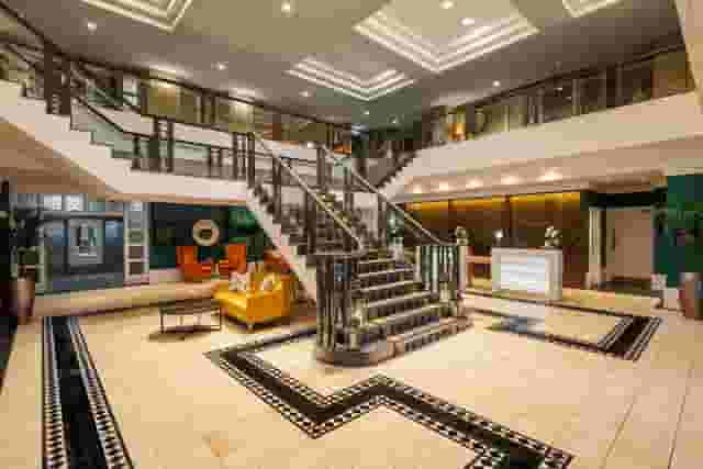 Crowne Plaza Hotel & TAP Restaurant