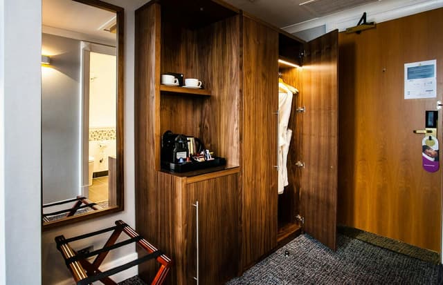 Crowne Plaza Hotel & TAP Restaurant