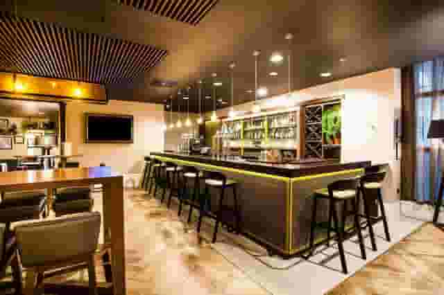 Crowne Plaza Hotel & TAP Restaurant