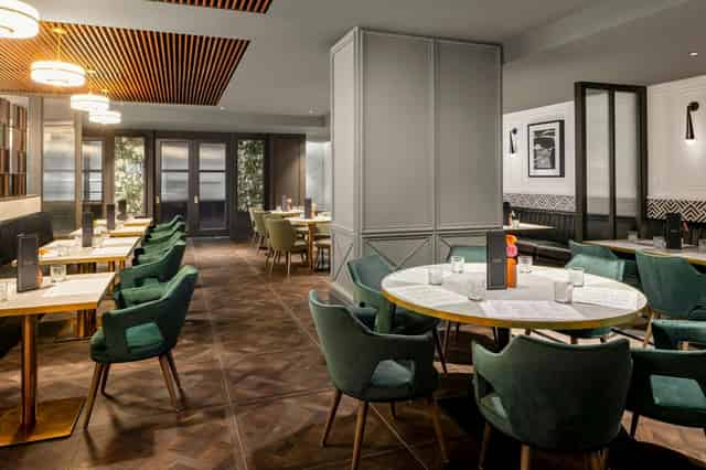 Crowne Plaza Hotel & TAP Restaurant