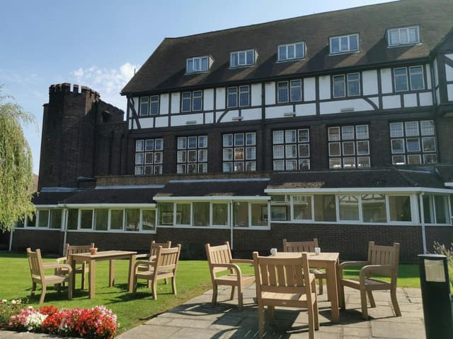 Mercure Leeds Parkway Hotel