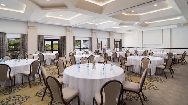 Pine Cliffs Resort