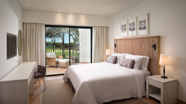 Pine Cliffs Resort