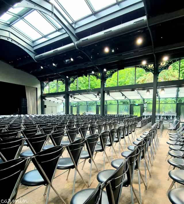 Banquet hall