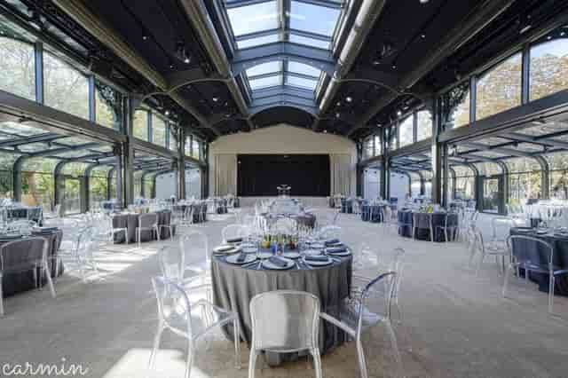 Pavillon Gabriel banquet hall with glass atrium for corporate events and social gatherings.