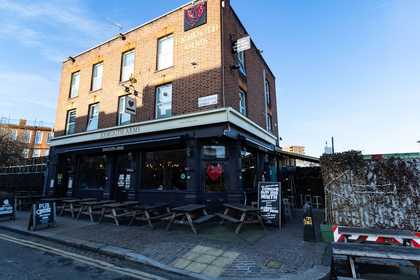 Exmouth Arms pub outdoor seating area for corporate networking and informal conference socials. - Banner