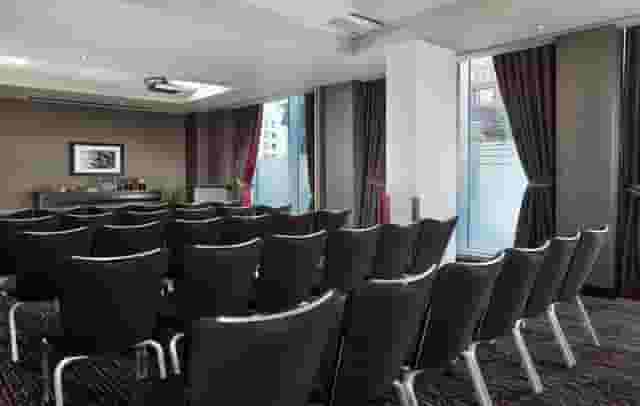 DoubleTree by Hilton Woking