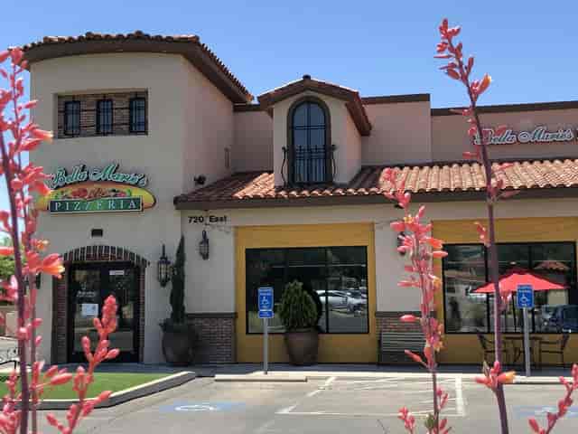 Moon Room at Bella Marie's Pizzeria: casual venue for team dinners and corporate luncheons.