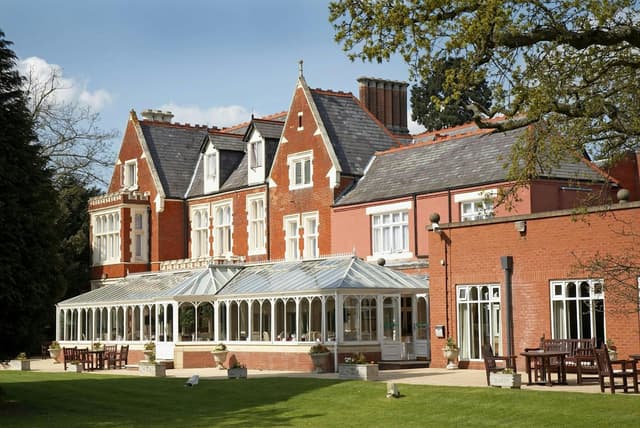 DoubleTree by Hilton St. Anne's Manor
