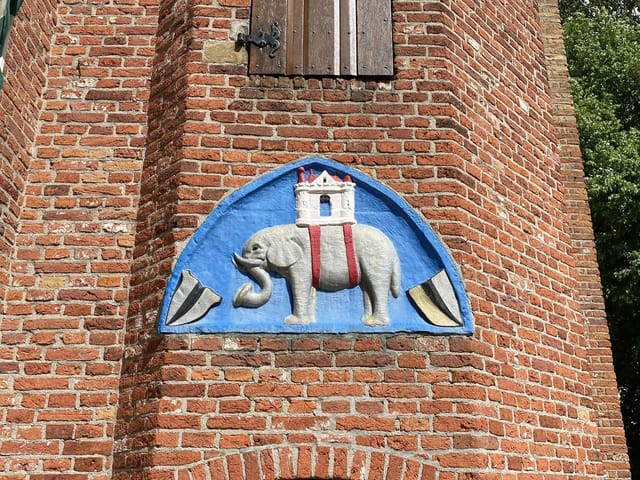 Historic Landhuis de Oliphant building, heritage venue for gala events and historical tours.