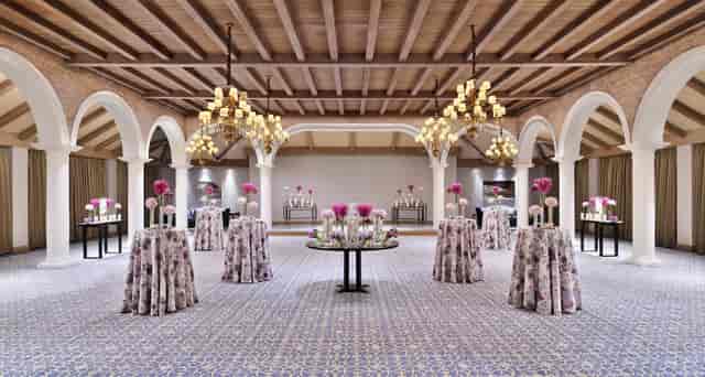 Taj Mahal, New Delhi, Delhi: 2025 Info, Photos, Reviews | Book at Hotels.com