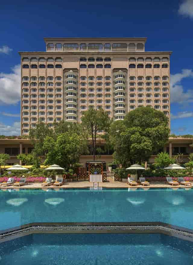 Kamal Bagh Taj Mahal resort: spacious luxury venue for corporate retreats and incentive trips.