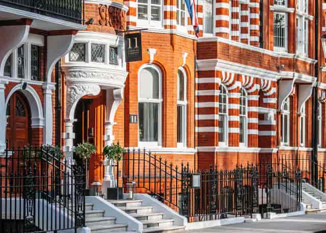 11 Cadogan Gardens - image 2