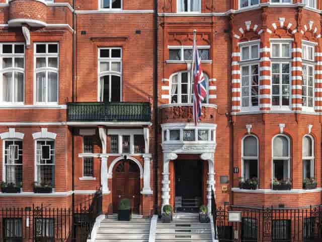 Historic London townhouse venue at 11 Cadogan Gardens for private dining and corporate events.