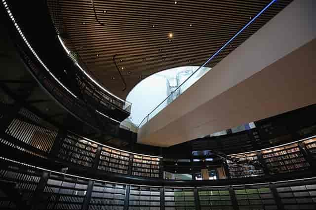 Dunn-French Library at The Harbert Center: elegant venue for cocktail receptions and VIP events.