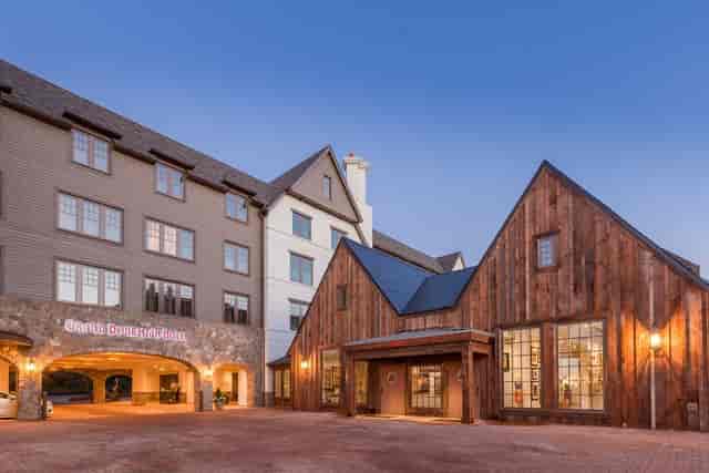 Grand Bohemian Mountain Brook ballroom for intimate corporate retreats and boutique events.