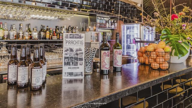 Wine bar